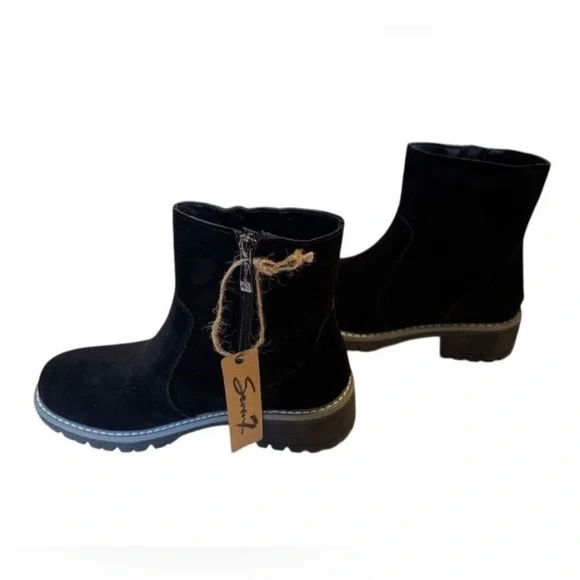 Seven7 Women's Black Ankle Bootie
Round Toe Zip Closure Women’s Size 9 - Picture 4 of 8